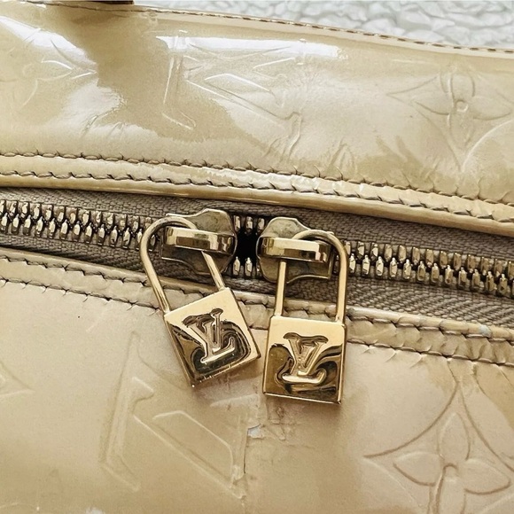Louis Vuitton Tompkins Vernis BA0013 Elegant Cream and Tan Women's Handbag - Picture 15 of 16